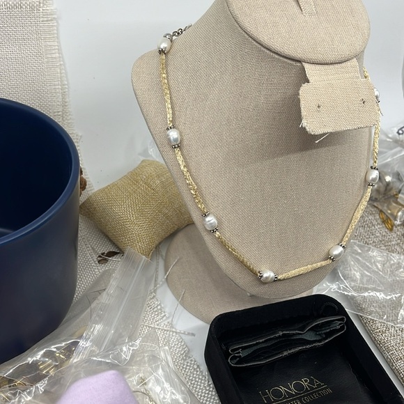 Vintage Honora Pearl Adjustable Necklace with Intricate Beige Mesh Sections - Picture 5 of 12